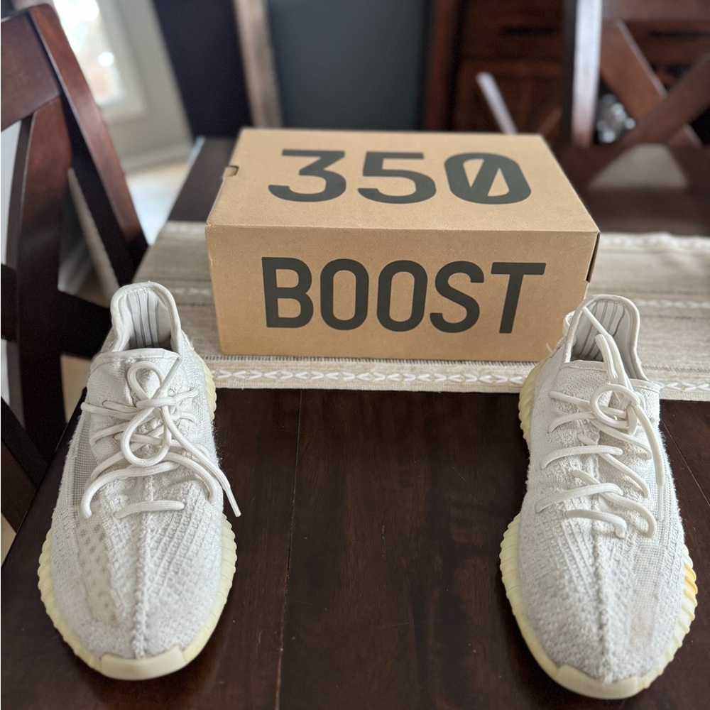 adidas Yeezy Boost 350 V2 Box in Bone size 11US